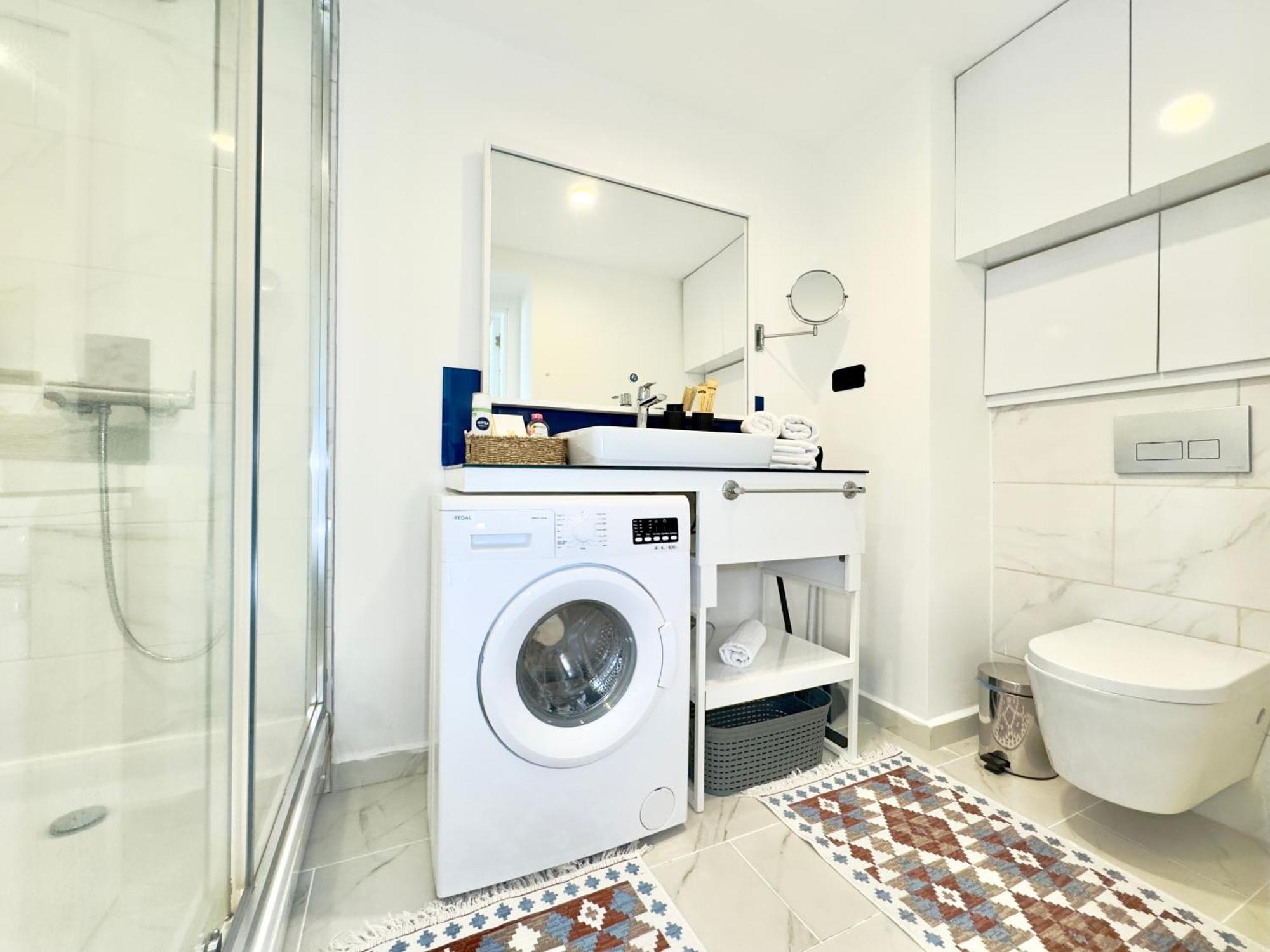 Sky Apartments Батуми Екстериор снимка